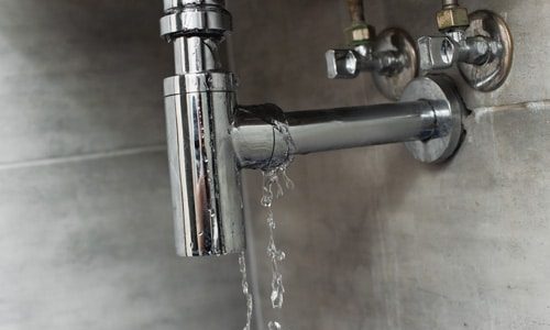 Comment bien réagir en cas de fuite d'eau ? 7 règles à suivre